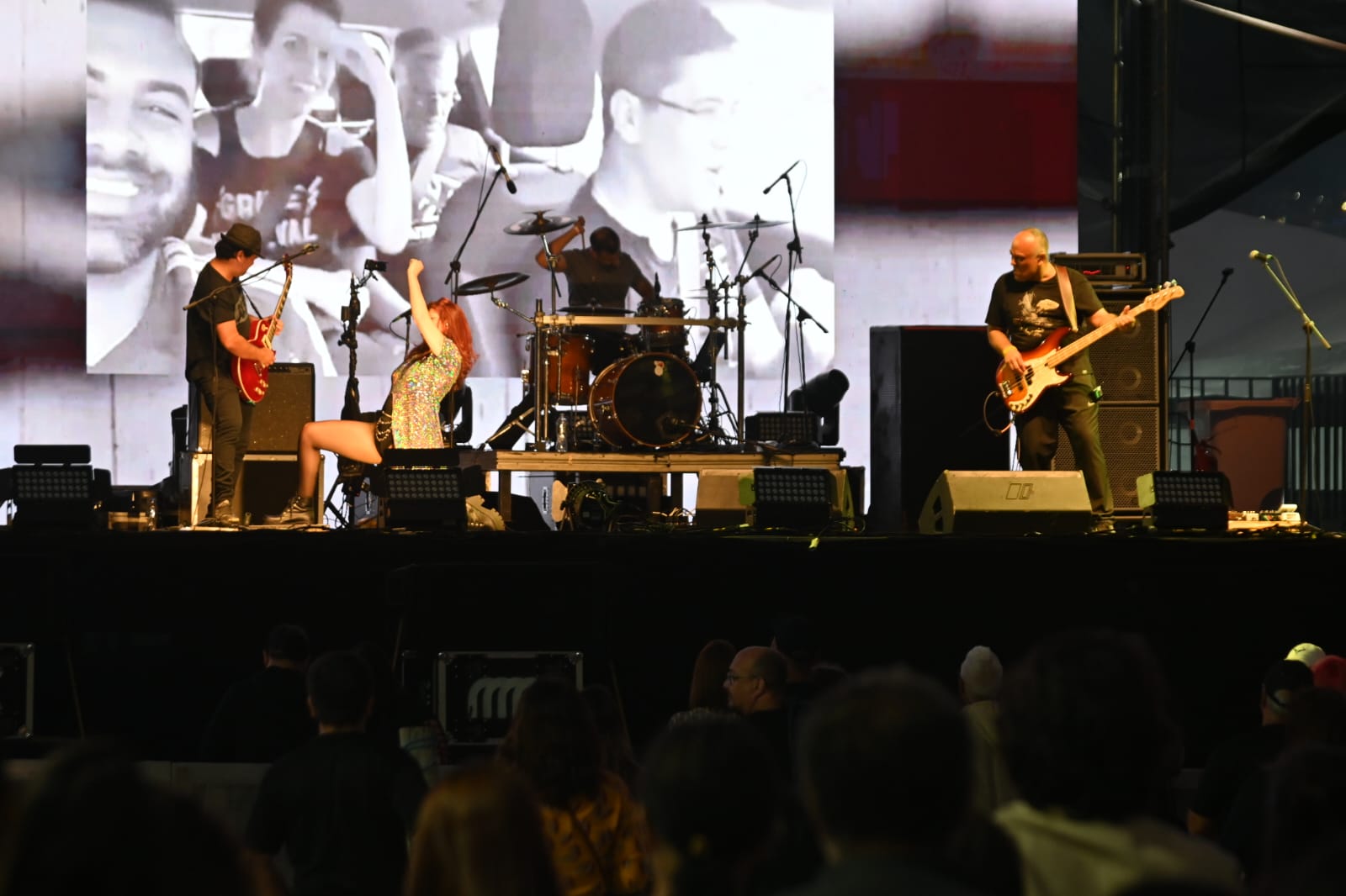 Banda Faixa Etária em apresentação ao vivo